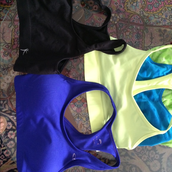 7 prs Size S Bra bundle - Picture 2 of 5